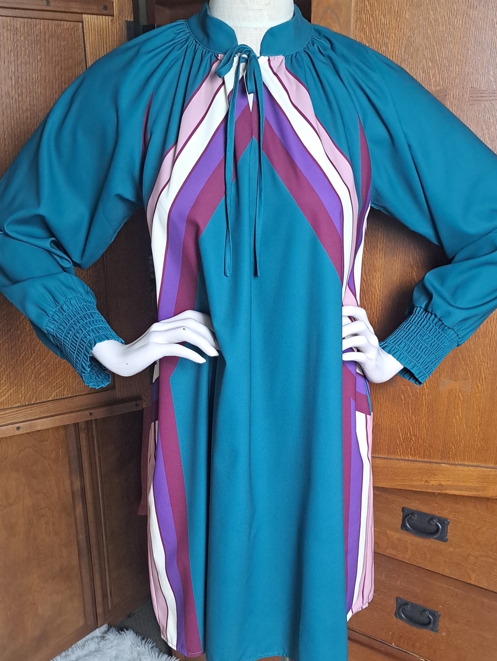 CIEBON Aleina Teal Retro Chevron Shift Dress M Pockets Mock Neck Keyhole Tie